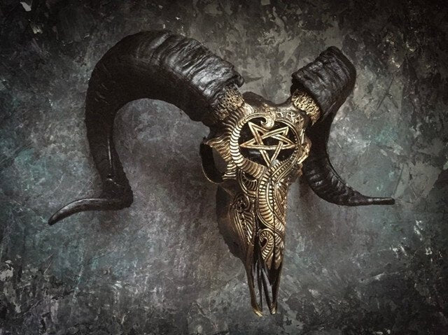 Carved Resin Ram Skull with Removable Horns, 20cm Wide