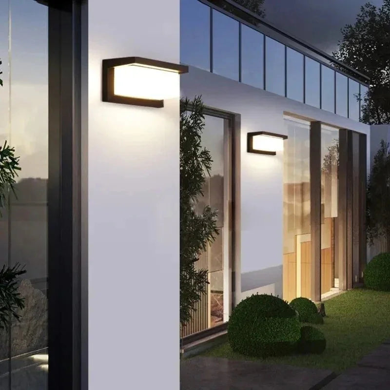 Albessa Smart LED Wall Lamp