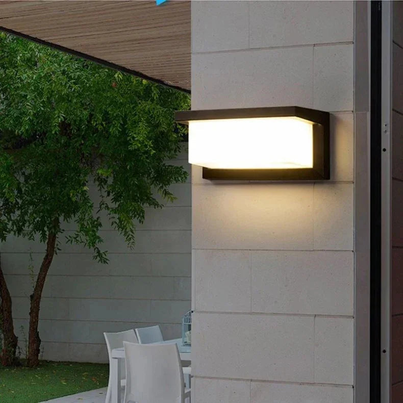 Albessa Smart LED Wall Lamp