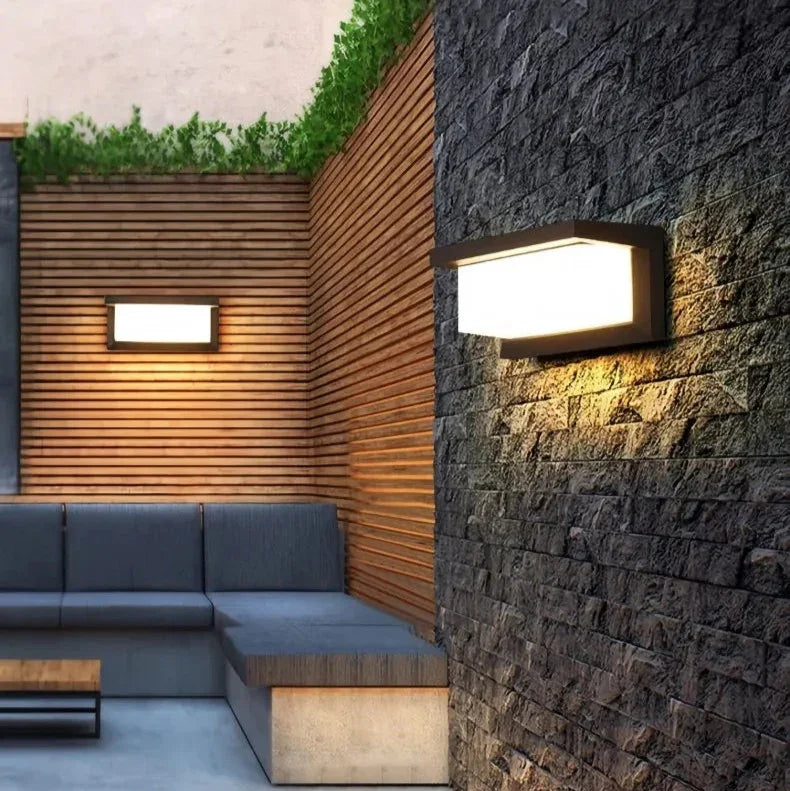 Albessa Smart LED Wall Lamp