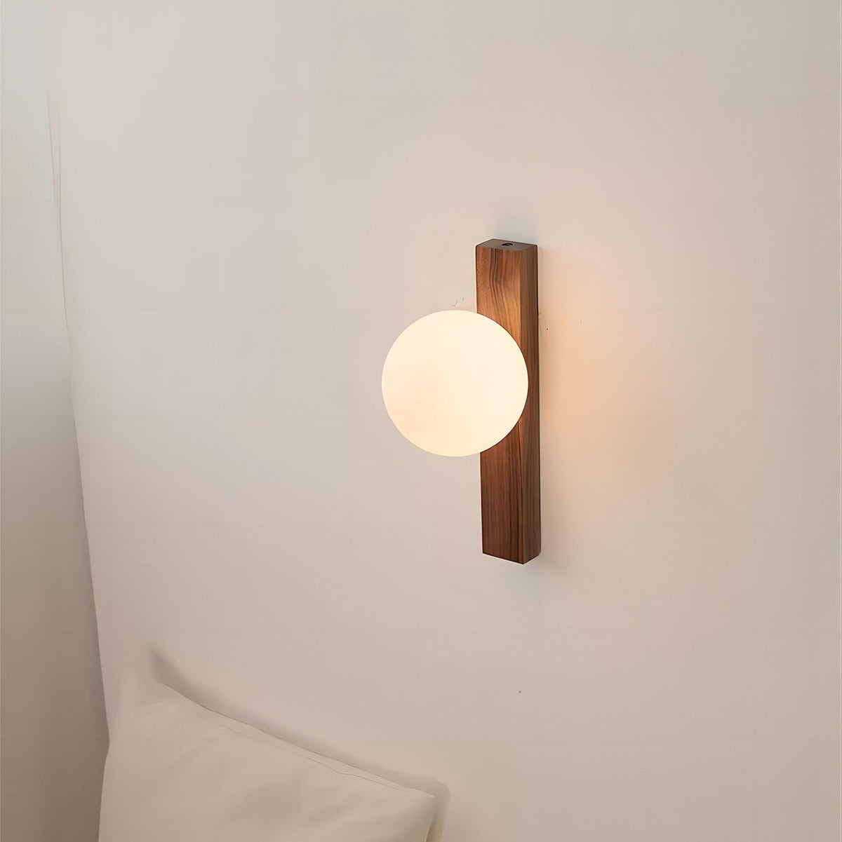 Alvosa Wall Lamp
