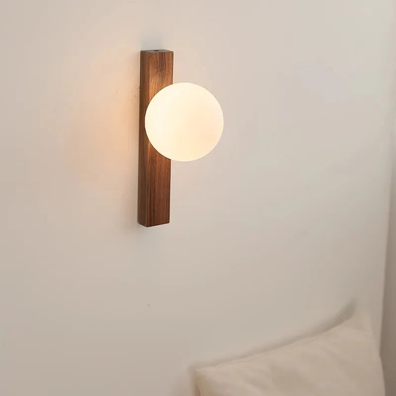 Alvosa Wall Lamp