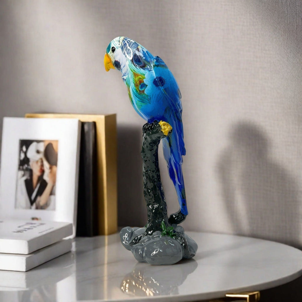 Artful Parrot Sculpture | Thrascher
