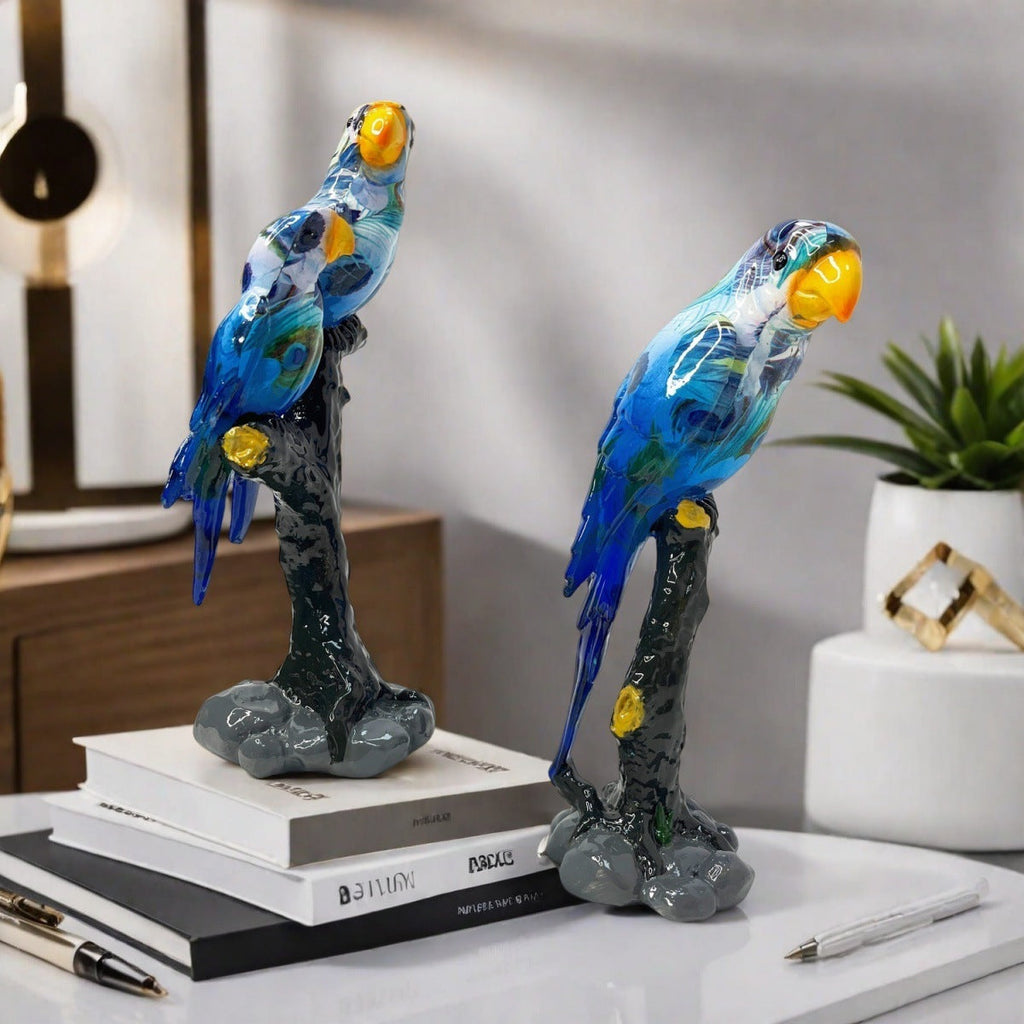 Artful Parrot Sculpture | Thrascher