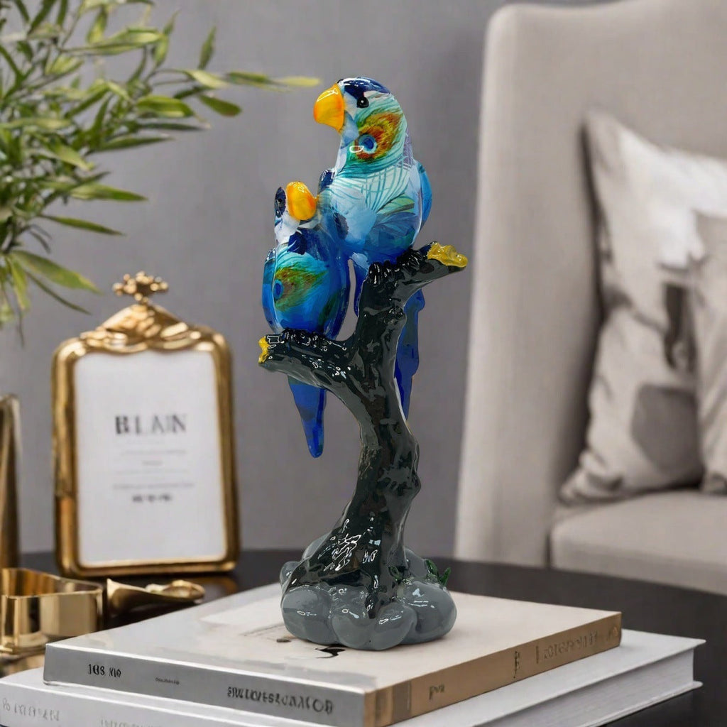 Artful Parrot Sculpture | Thrascher