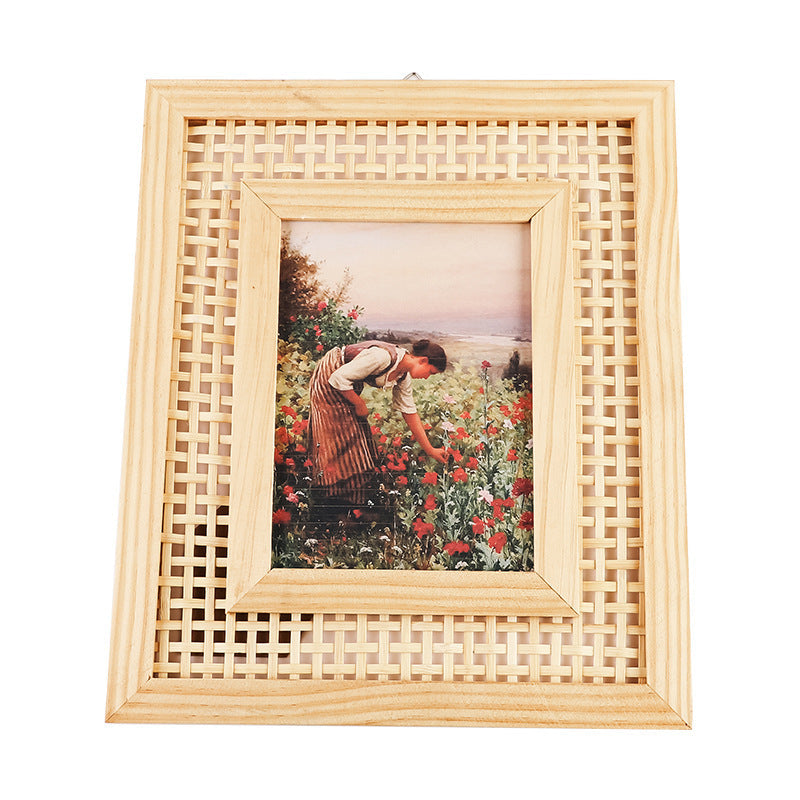Artful Picture Frame in Rattan Design | Thrascher