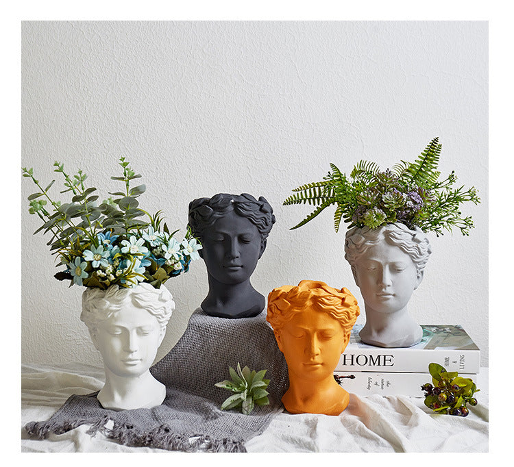 Artful Plant Sculptures | Thrascher