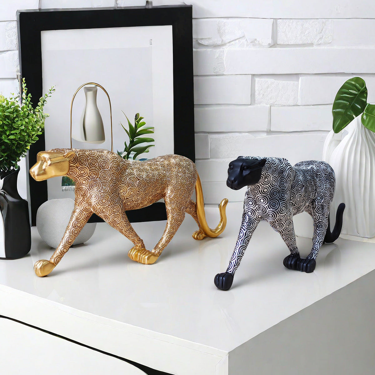 Artistic Decorative Wildcat Sculpture | Thrascher