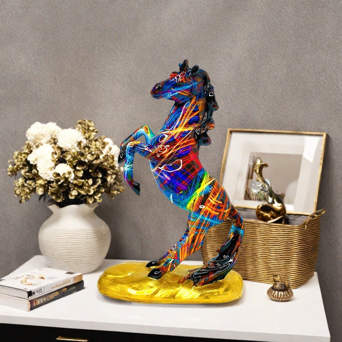 Artistic Horse Figure in Modern Design | Thrascher