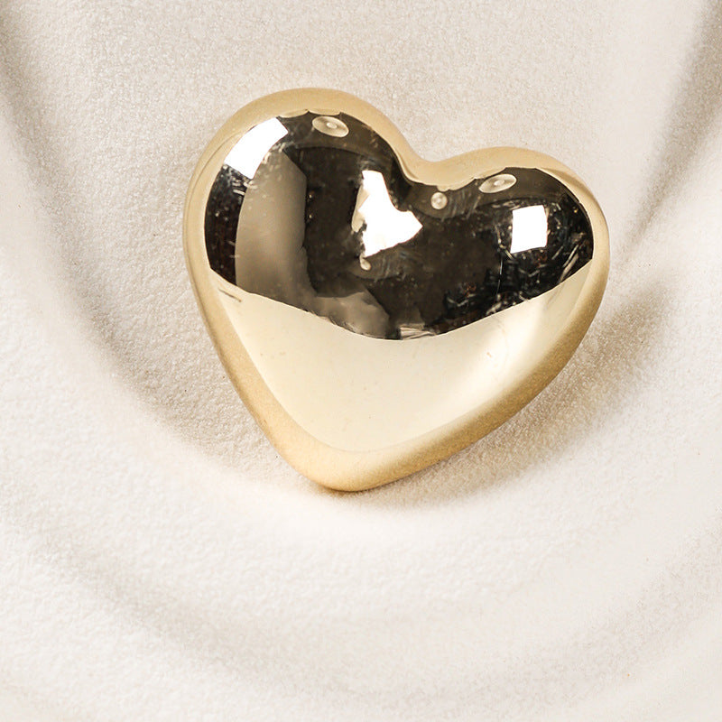 Artistic Love Figure | Thrascher