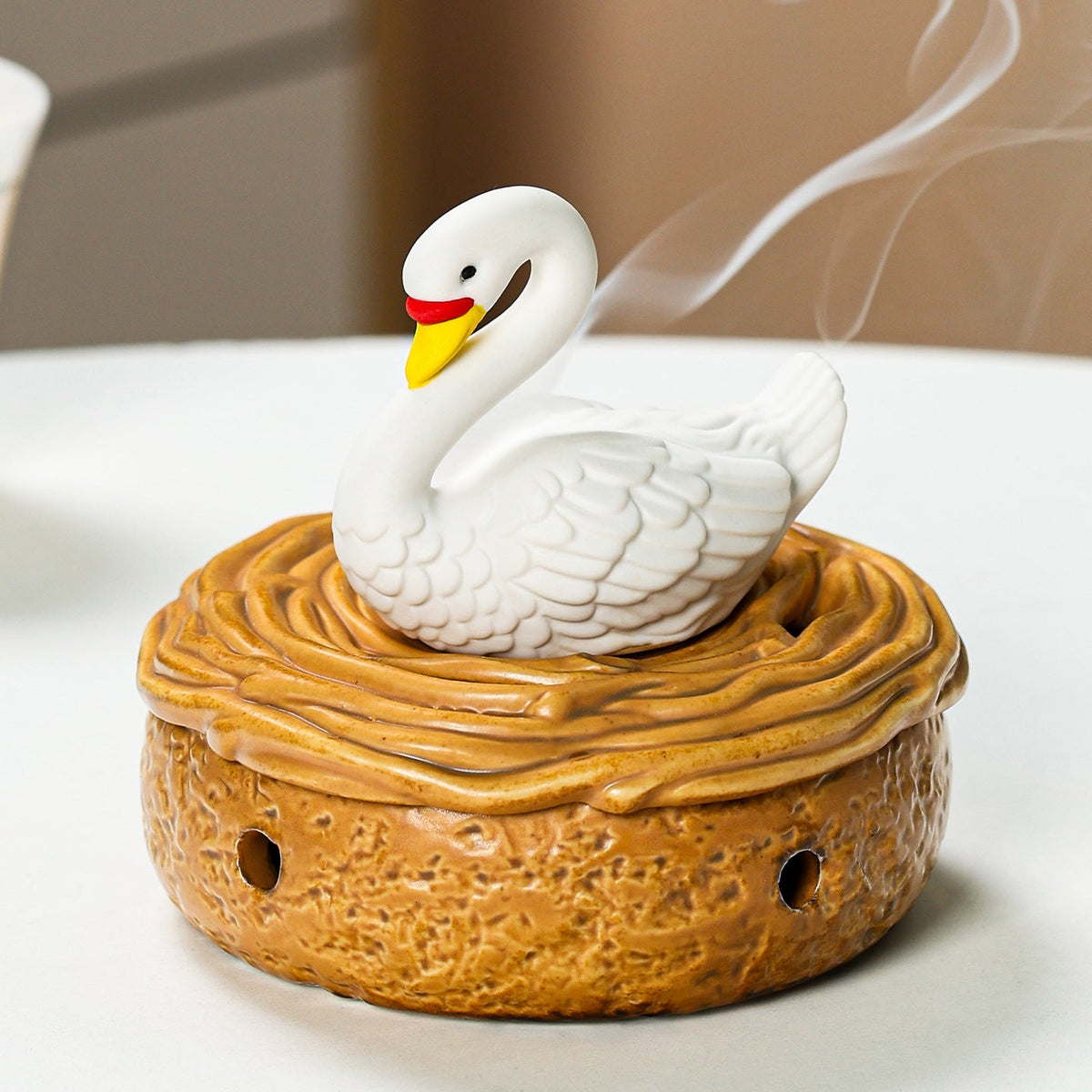 Artistic Swan Figurine | Thrascher