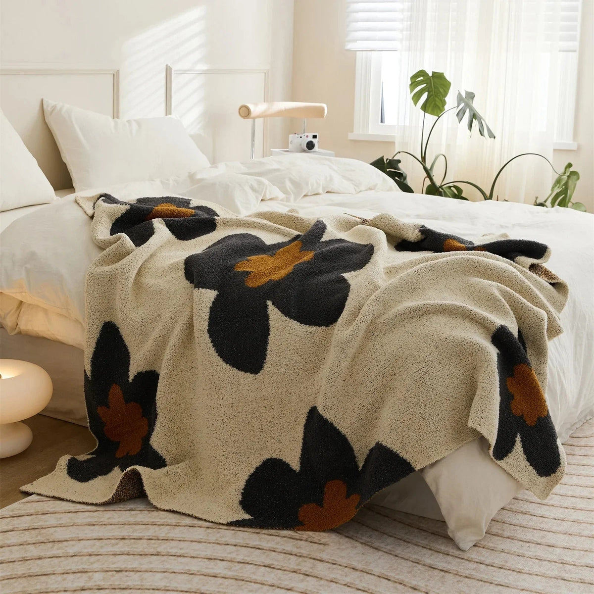 Calnova Throw Blanket