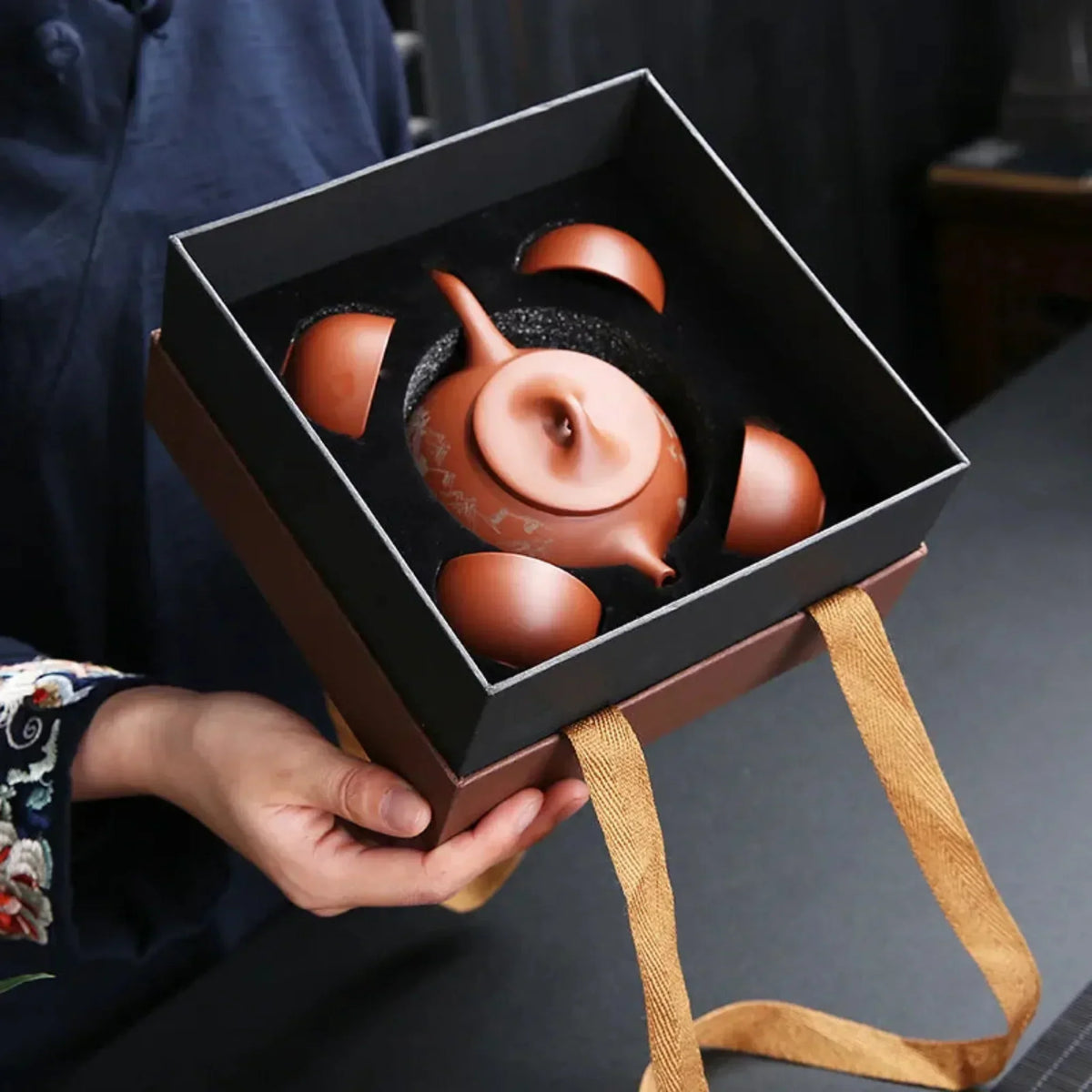 Celira Tea Set