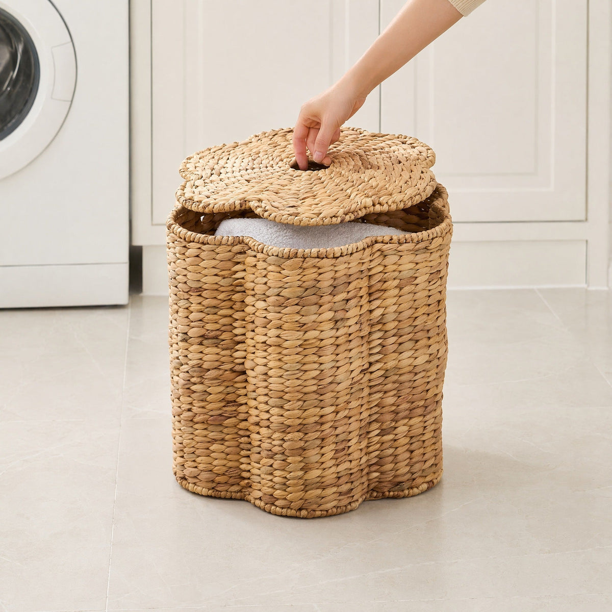 Chair made of Braided Natural Material | Thrascher