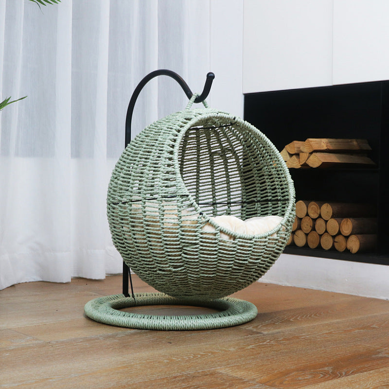 Comfortable Hanging Chair made of Rattan | Thrascher