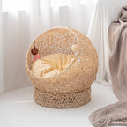 Cozy Cat Bed made of Handwoven Natural Material | Thrascher