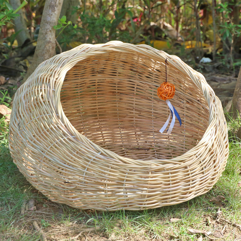 Cozy Cat Bed made of Woven Natural Material | Thrascher