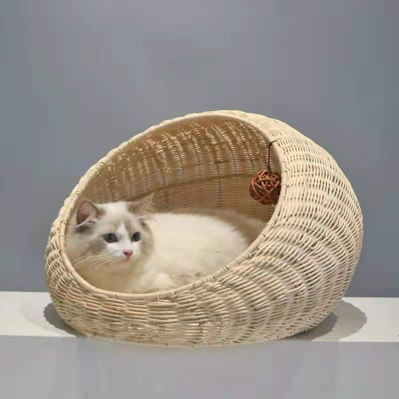 Cozy Cat Bed made of Woven Natural Material | Thrascher