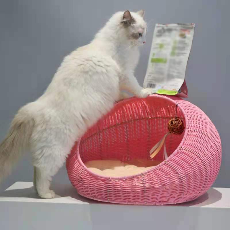 Cozy Cat Bed made of Woven Natural Material | Thrascher