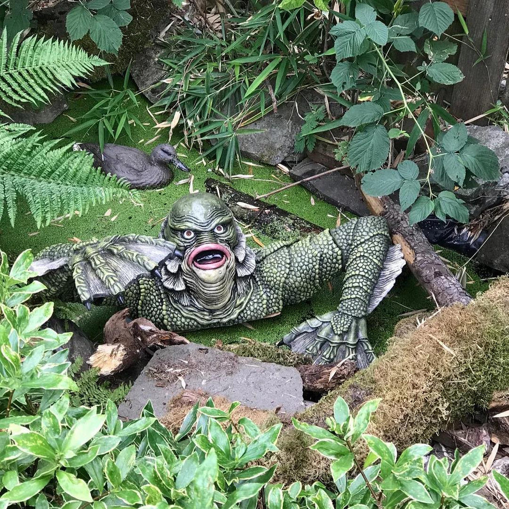 Creature from the Black Lagoon Lizardman Garden Statue, 26 × 20 × 8 cm, view 5