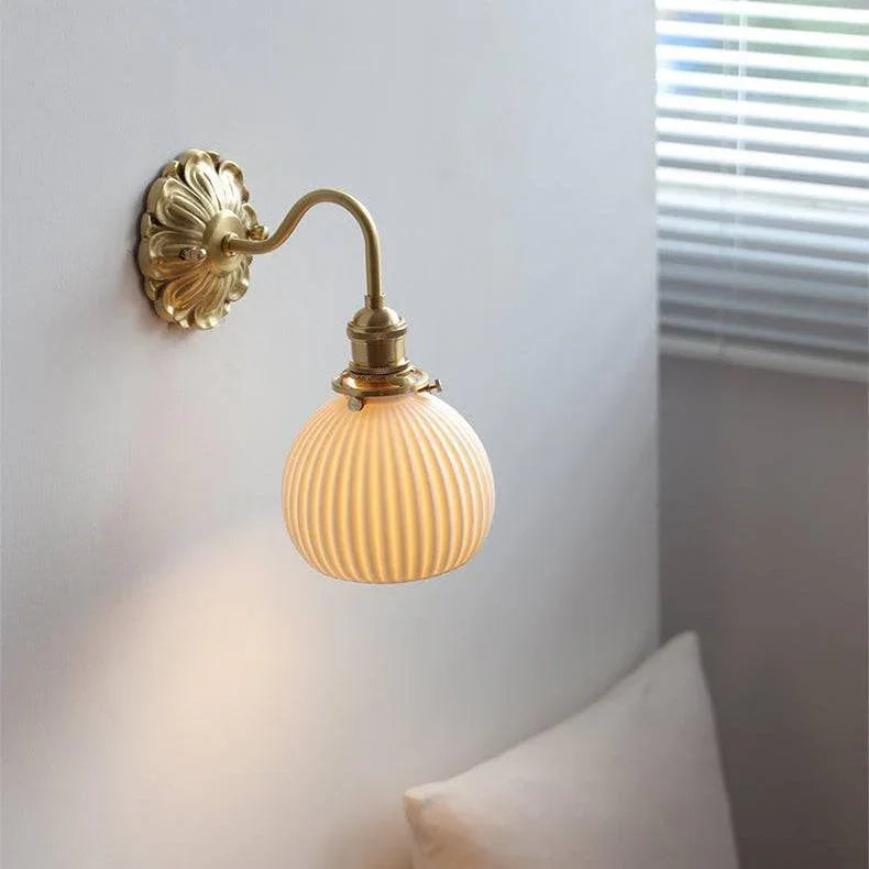 Dalvvia Brass Lamp