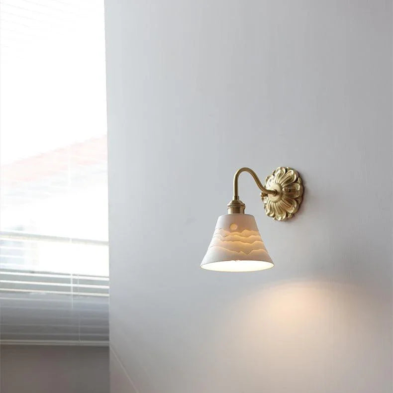 Dalvvia Brass Lamp