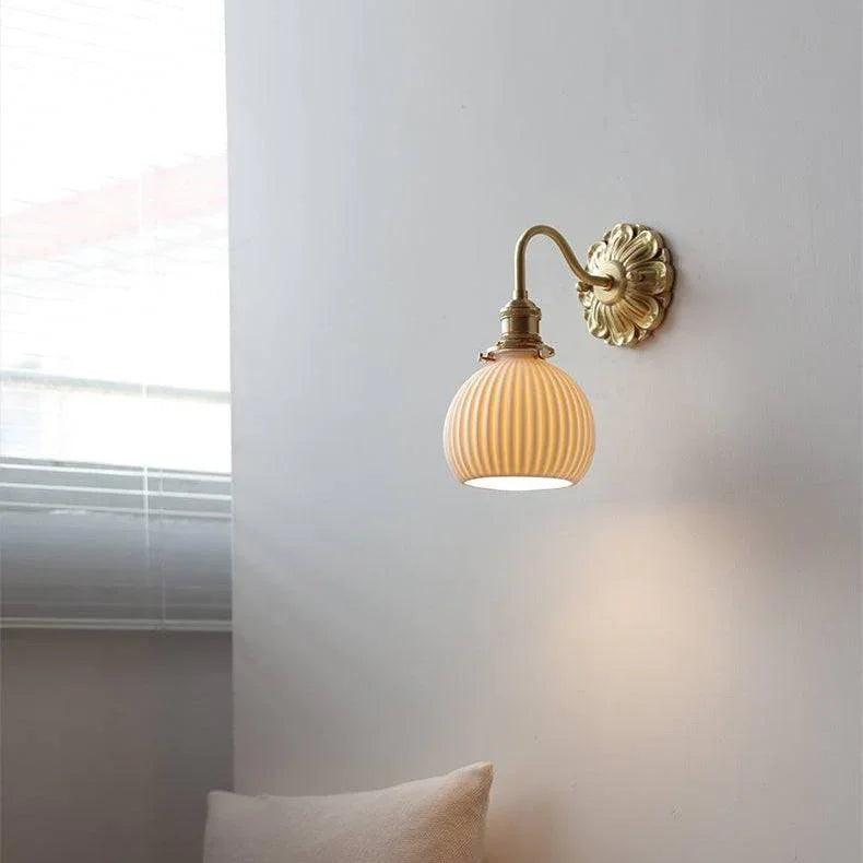 Dalvvia Brass Lamp