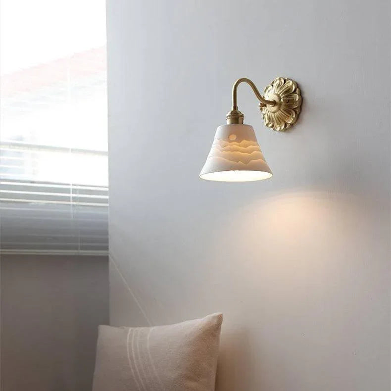 Dalvvia Brass Lamp