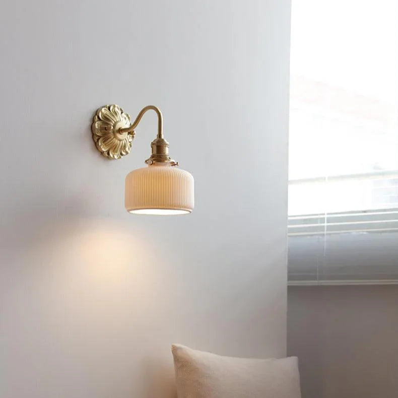 Dalvvia Brass Lamp