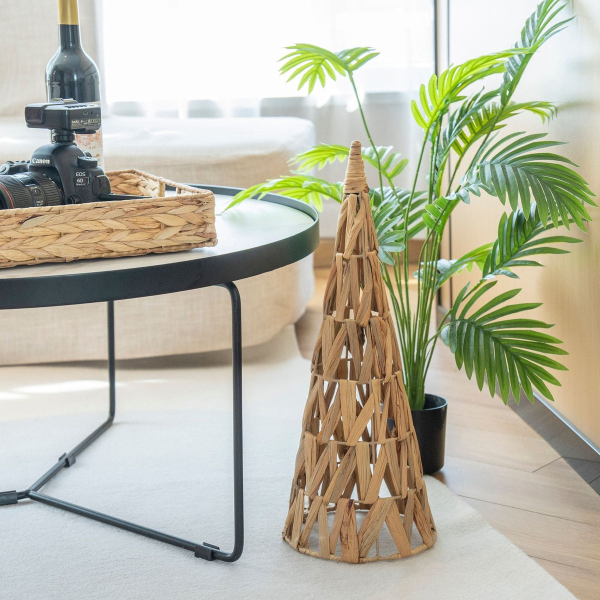 Decorative Accents Model Waao | Thrascher