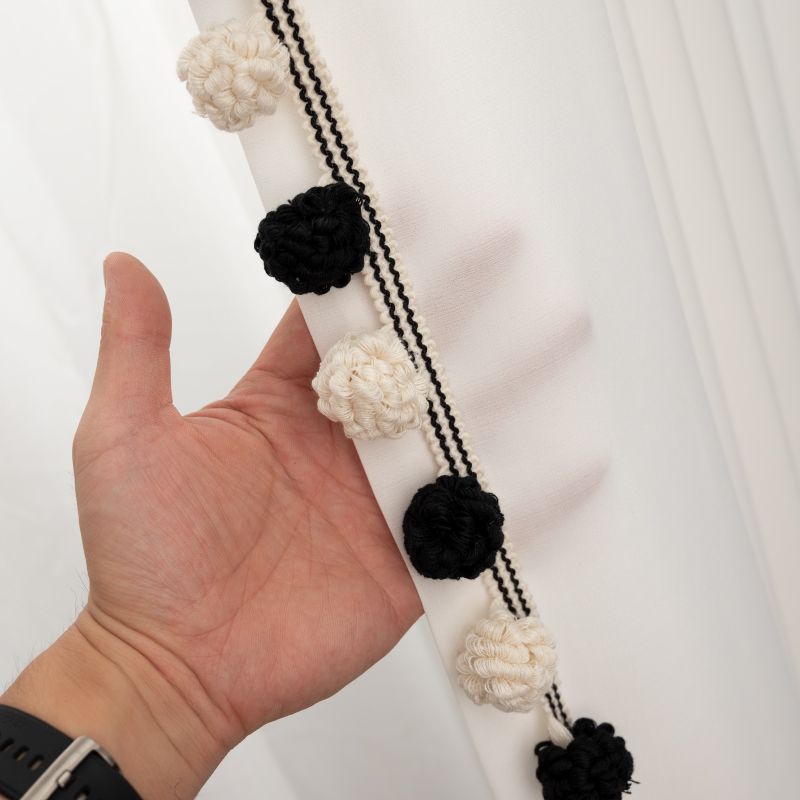 Decorative Border with Pompons | Thrascher