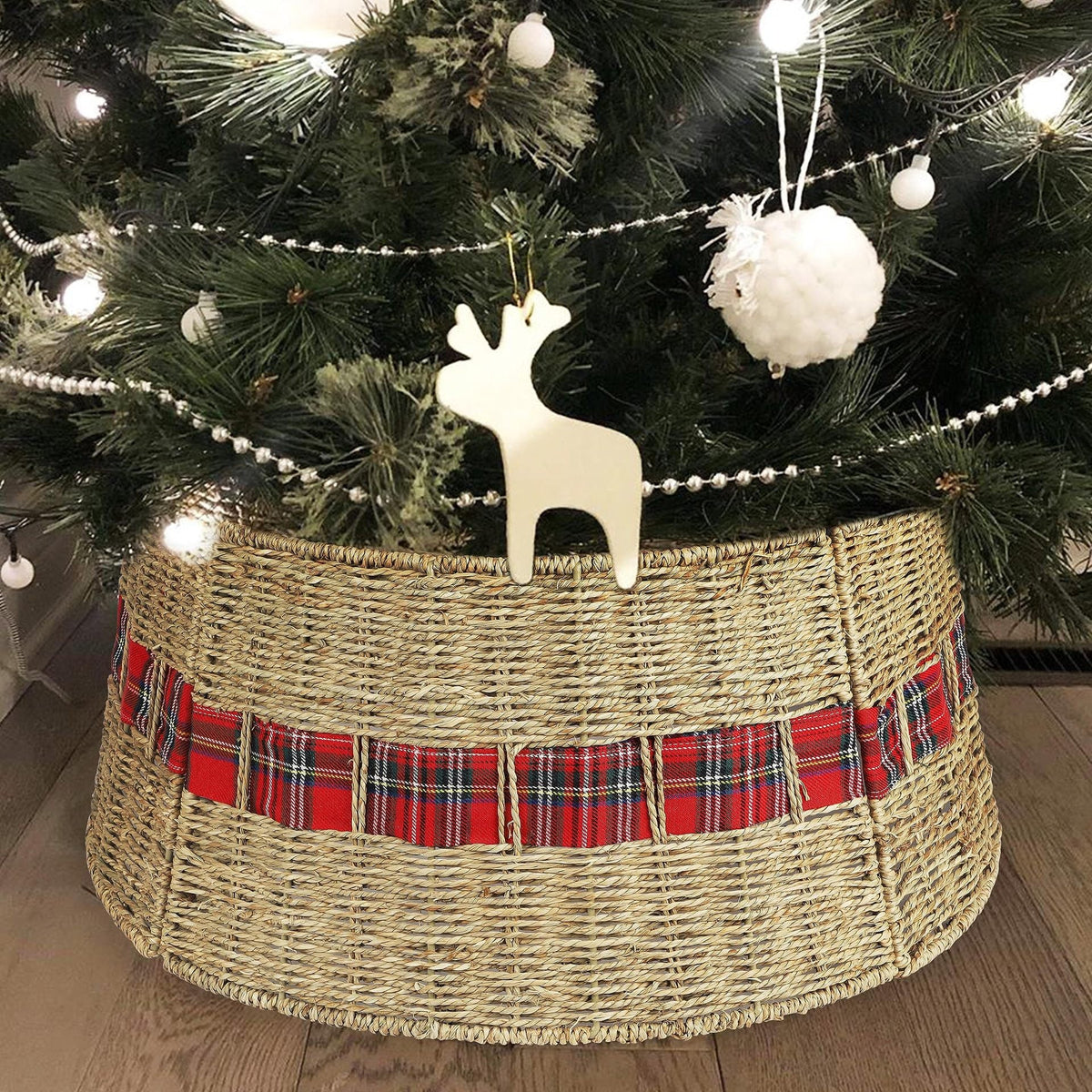 Decorative Christmas Tree Stand made of Wicker | Thrascher