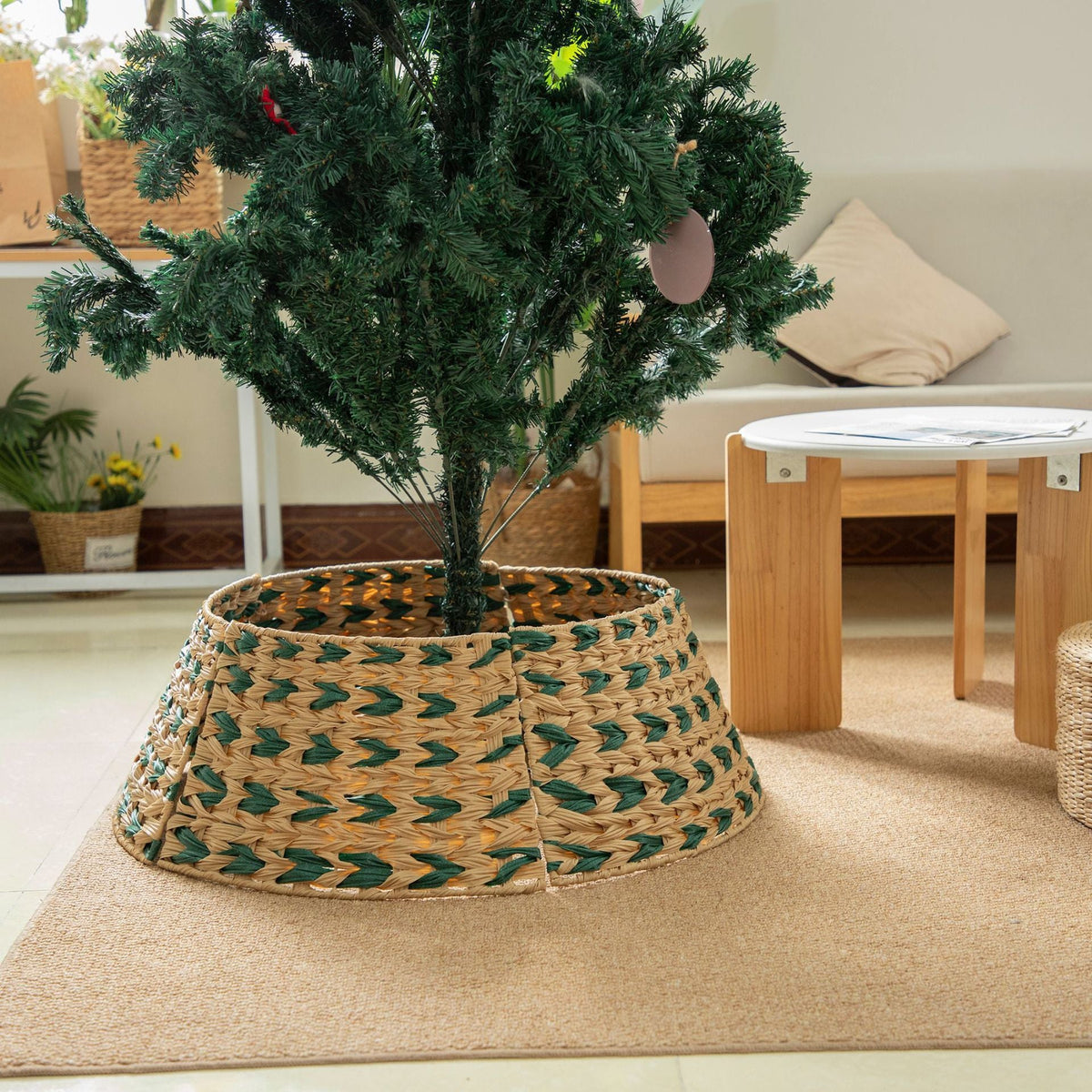 Decorative Christmas Tree Stand made of Wicker | Thrascher