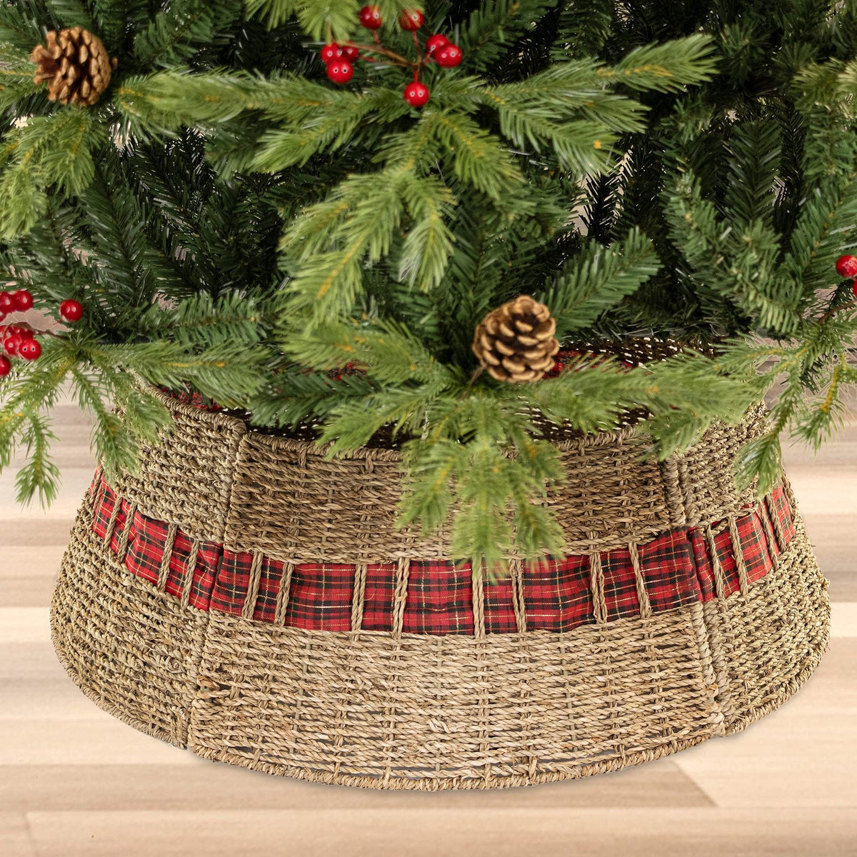 Decorative Christmas Tree Stand made of Wicker | Thrascher