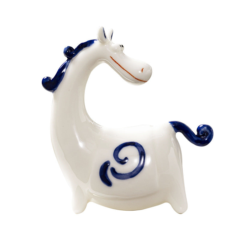 Decorative Figure Red White | Thrascher