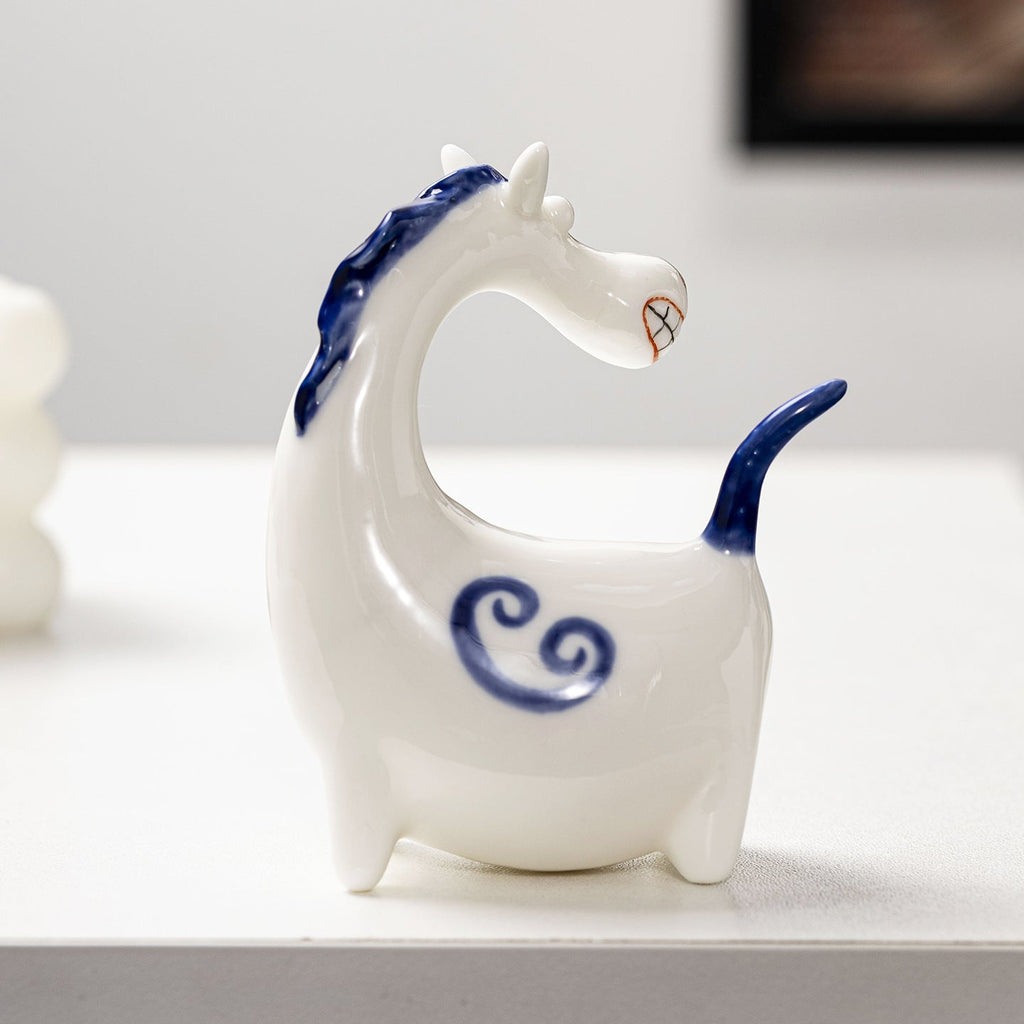 Decorative Figure Red White | Thrascher