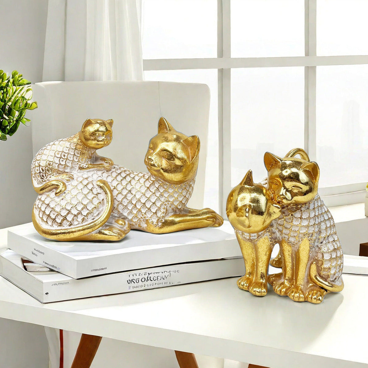 Decorative Figure Silver Gold | Thrascher