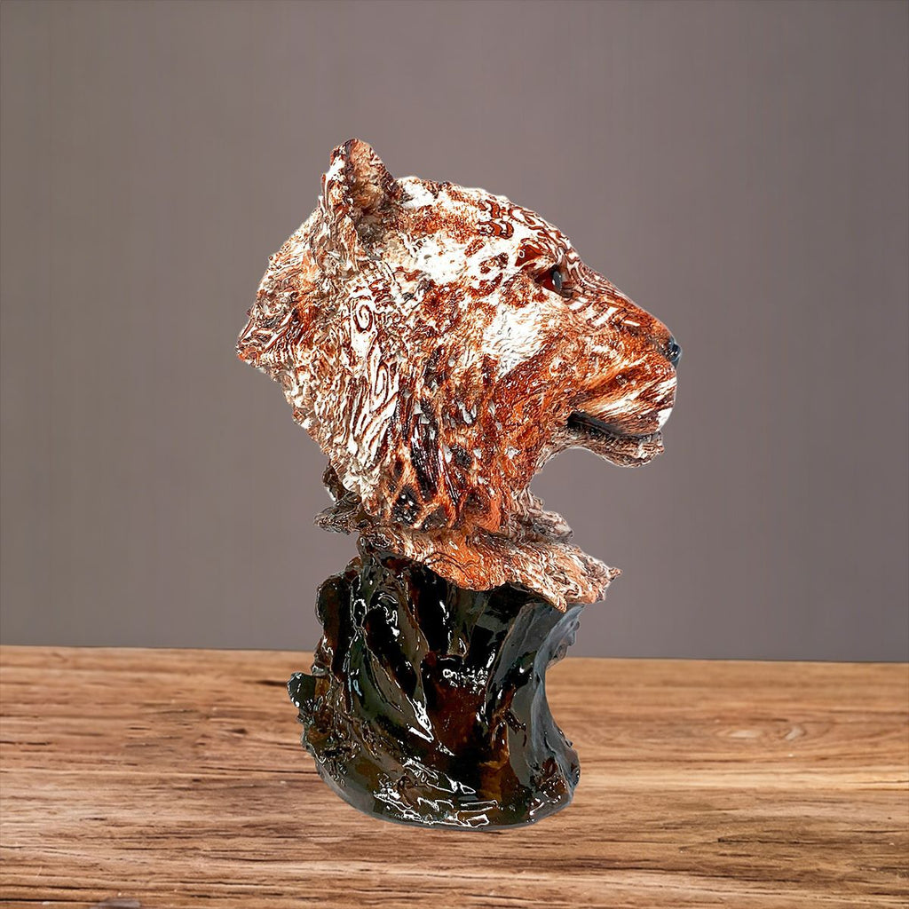 Decorative Figure White Brown | Thrascher