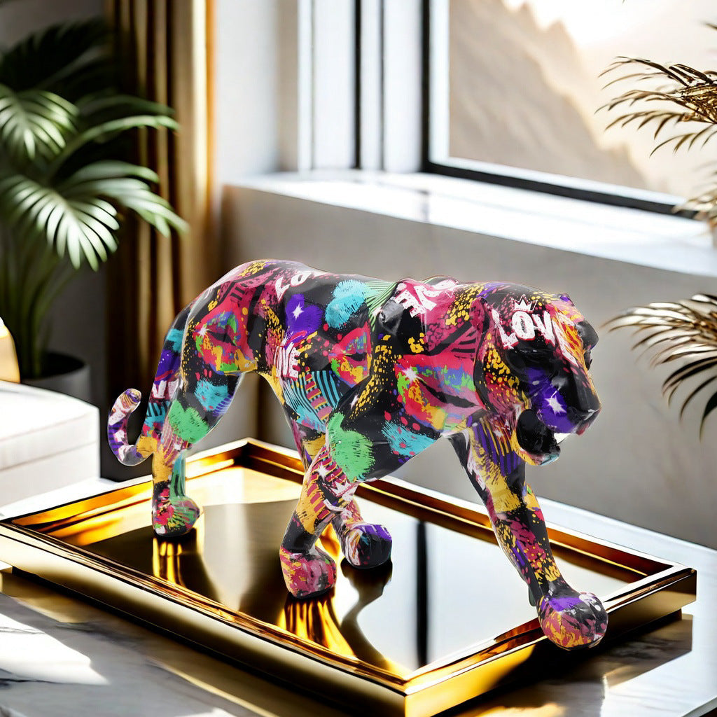 Decorative Leopard Figure made of Resin | Thrascher