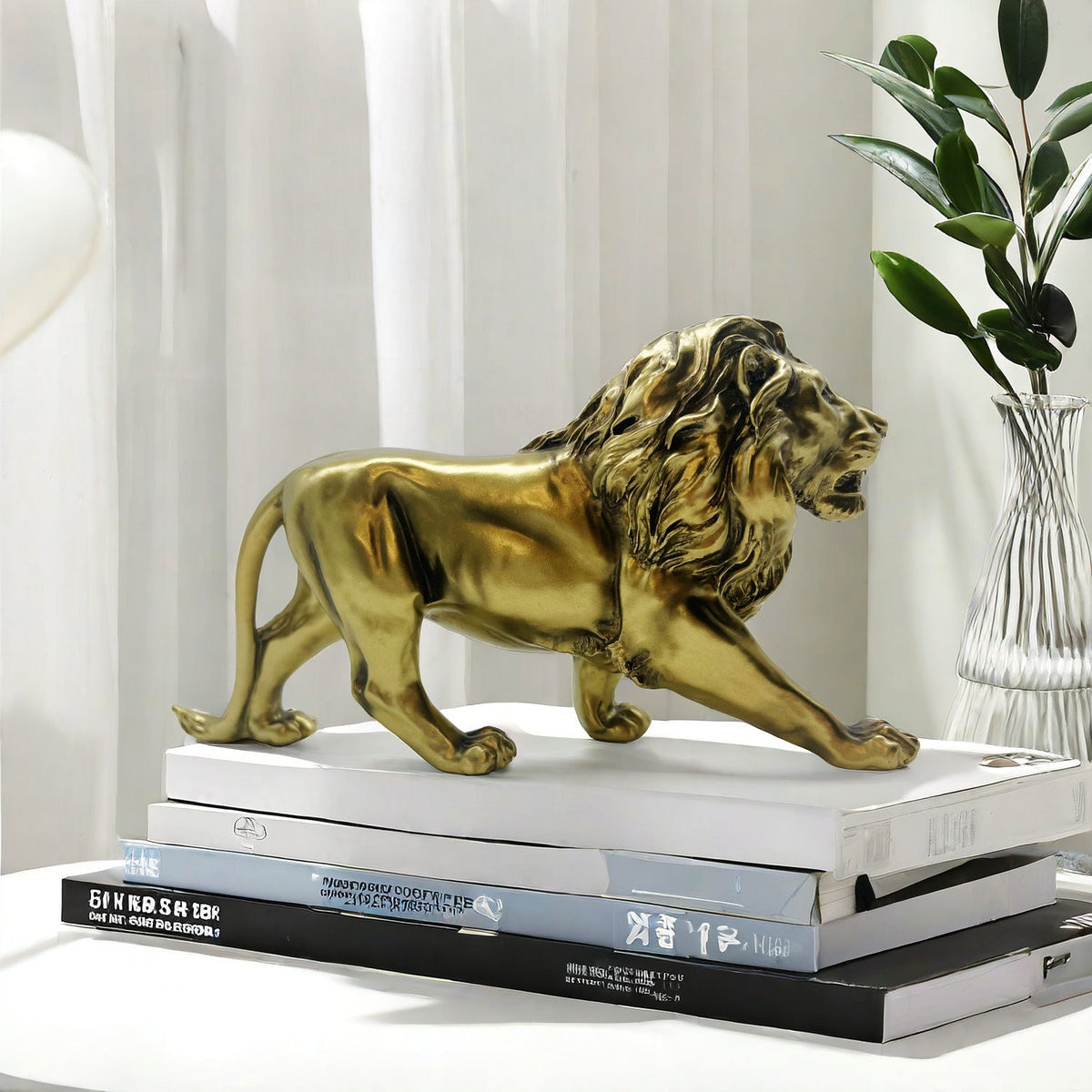 Decorative Lion Statue in Modern Style | Thrascher