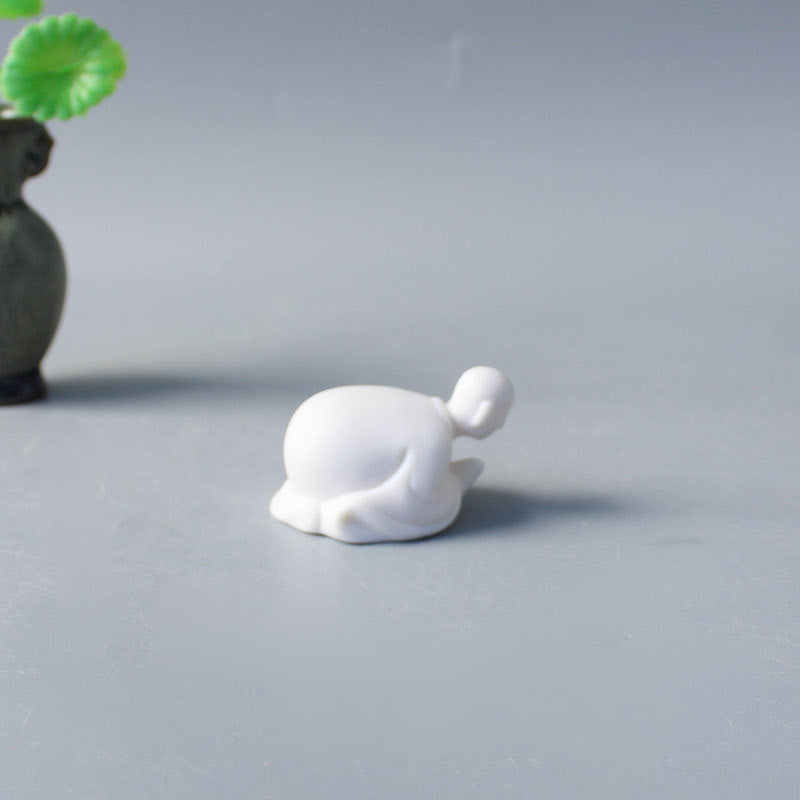 Decorative Porcelain Figurine | Thrascher