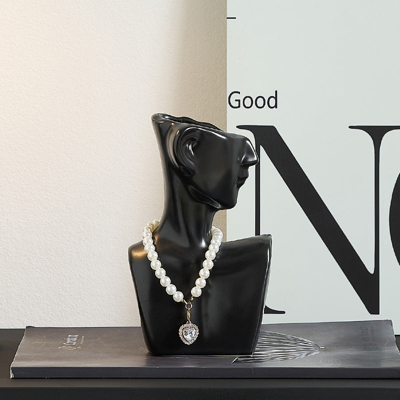 Decorative Sculpture White Black | Thrascher