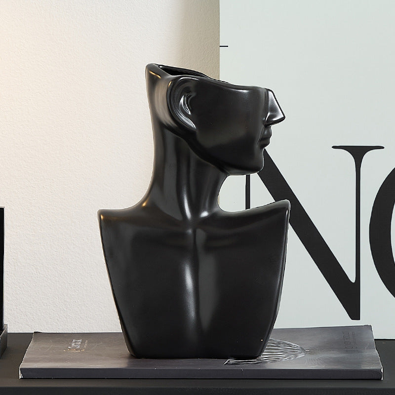 Decorative Sculpture White Black | Thrascher