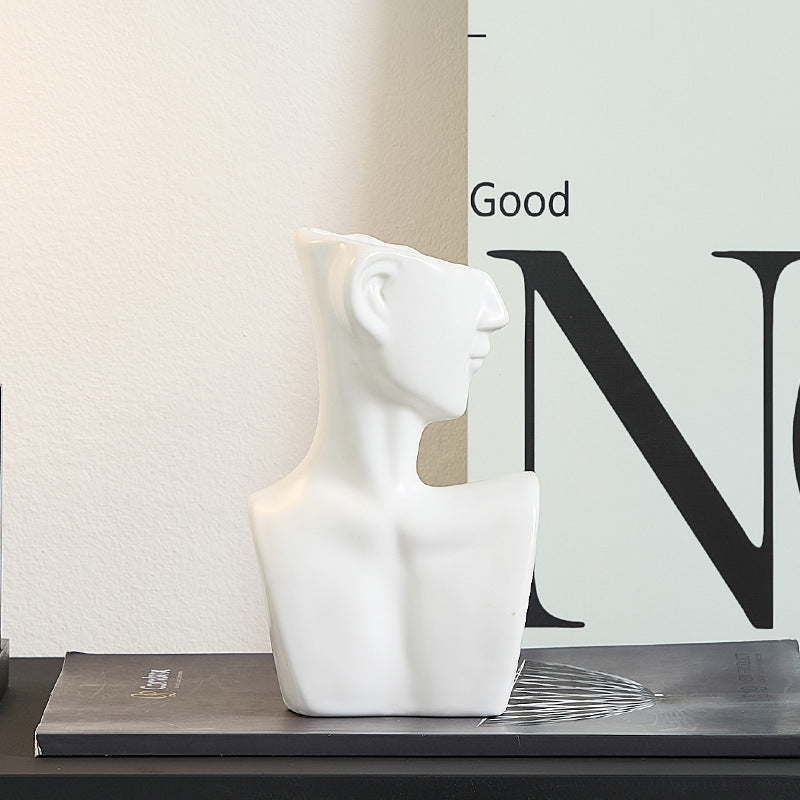 Decorative Sculpture White Black | Thrascher