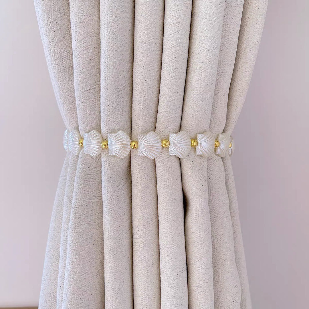 Decorative Shell Necklace | Thrascher