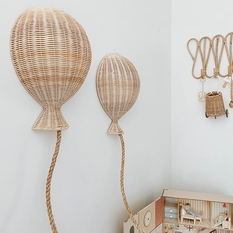 Decorative Wall Ornament in the Form of a Hot Air Balloon | Thrascher