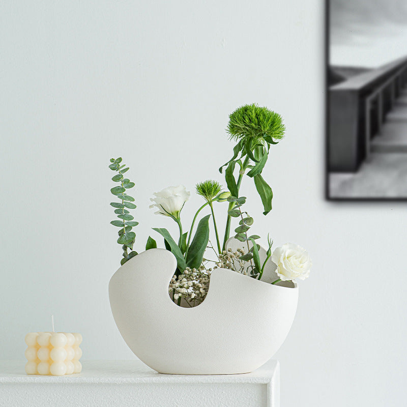 Elegant and Modern Ceramic Vase Model Xksm | Thrascher