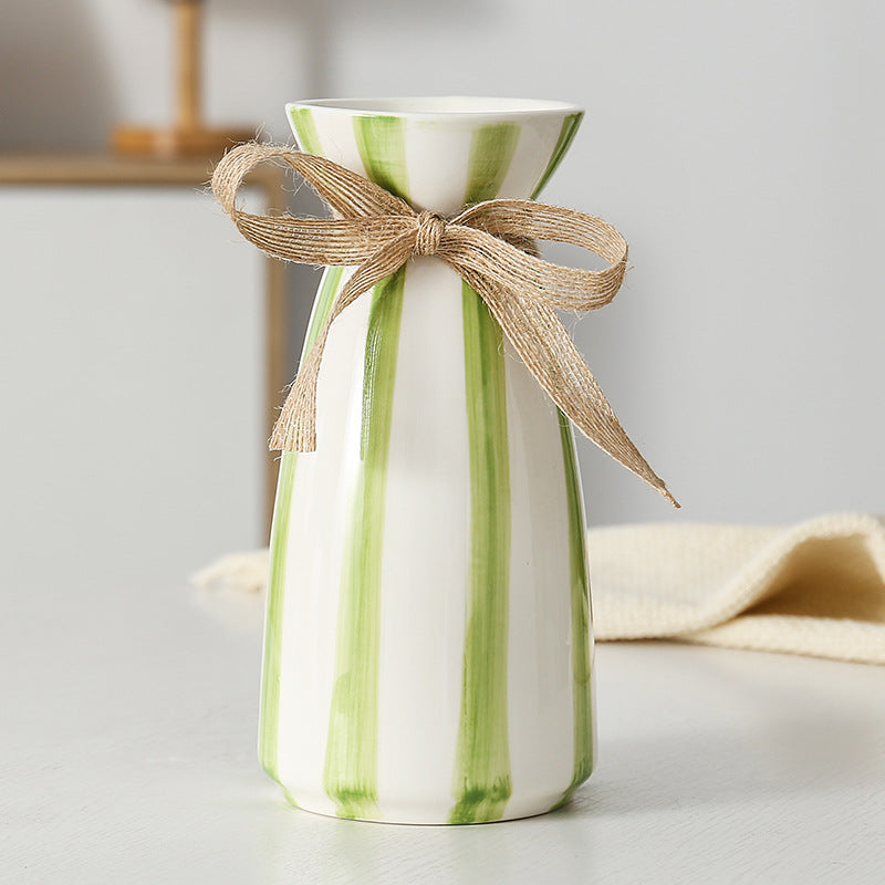 Elegant Ceramic Vase in Vintage Style | Thrascher