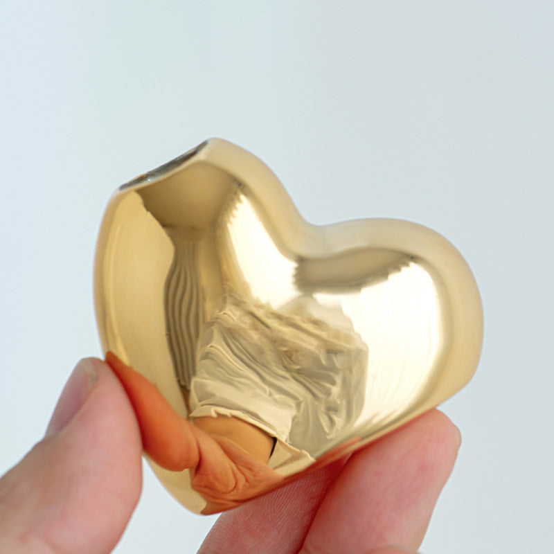 Elegant Decorative Heart Figure | Thrascher