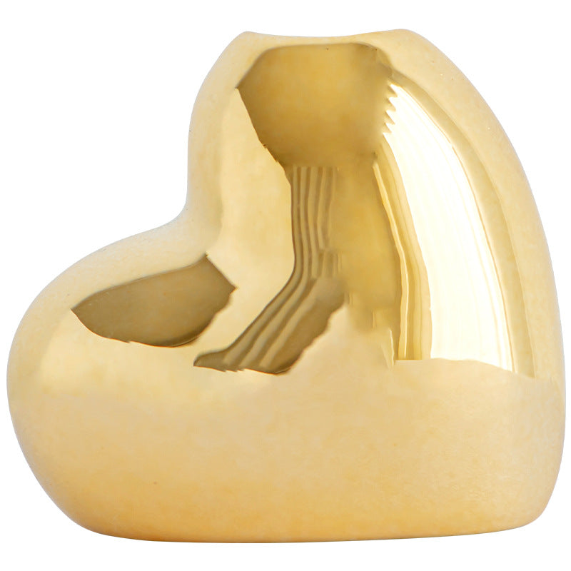 Elegant Decorative Heart Figure | Thrascher